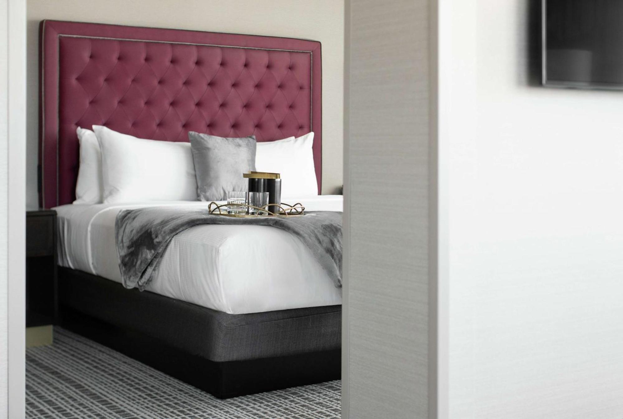 The Axis Moline Hotel, Tapestry Collection By Hilton Kültér fotó